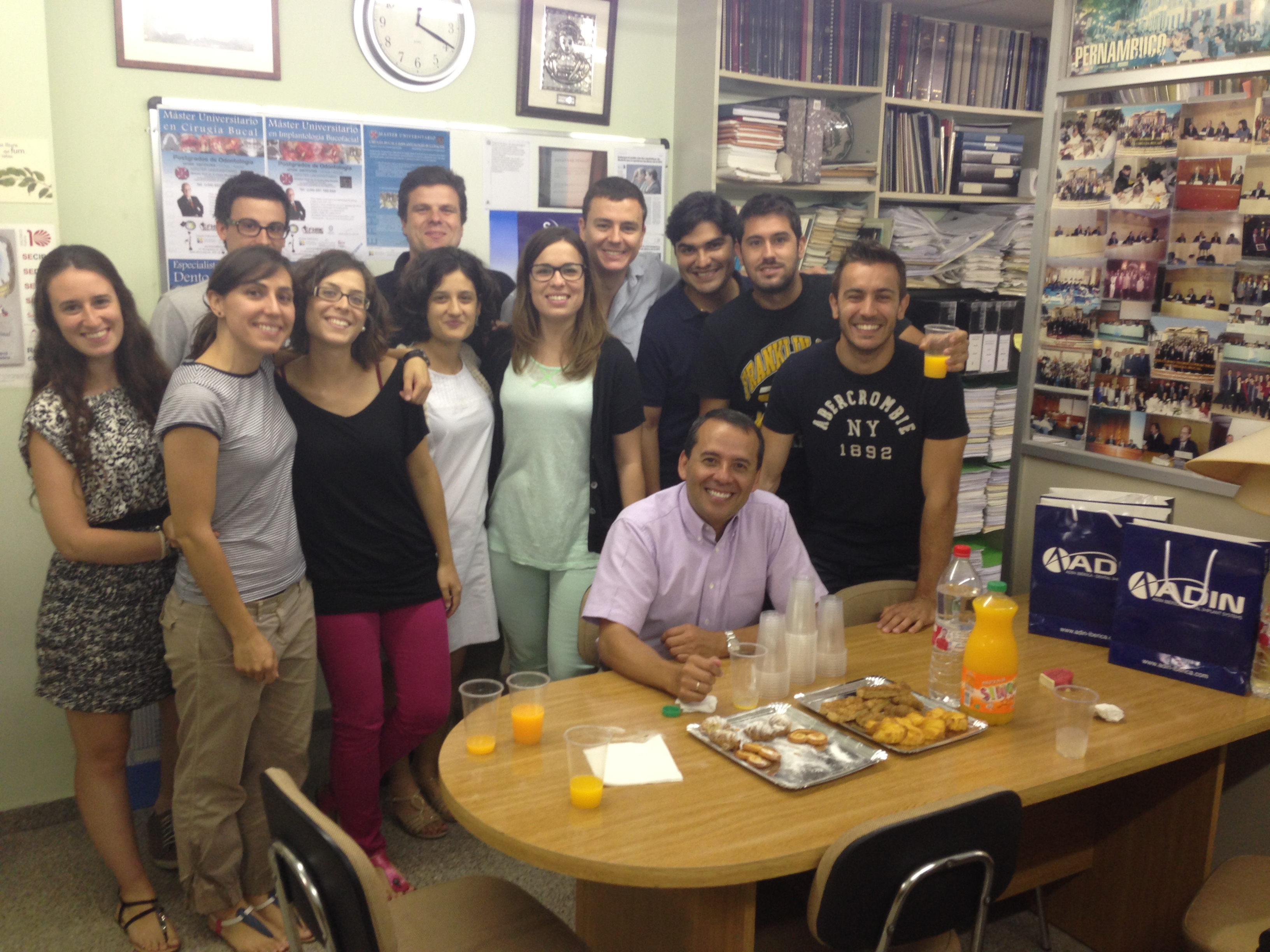 dr_rojas_y_alumnos